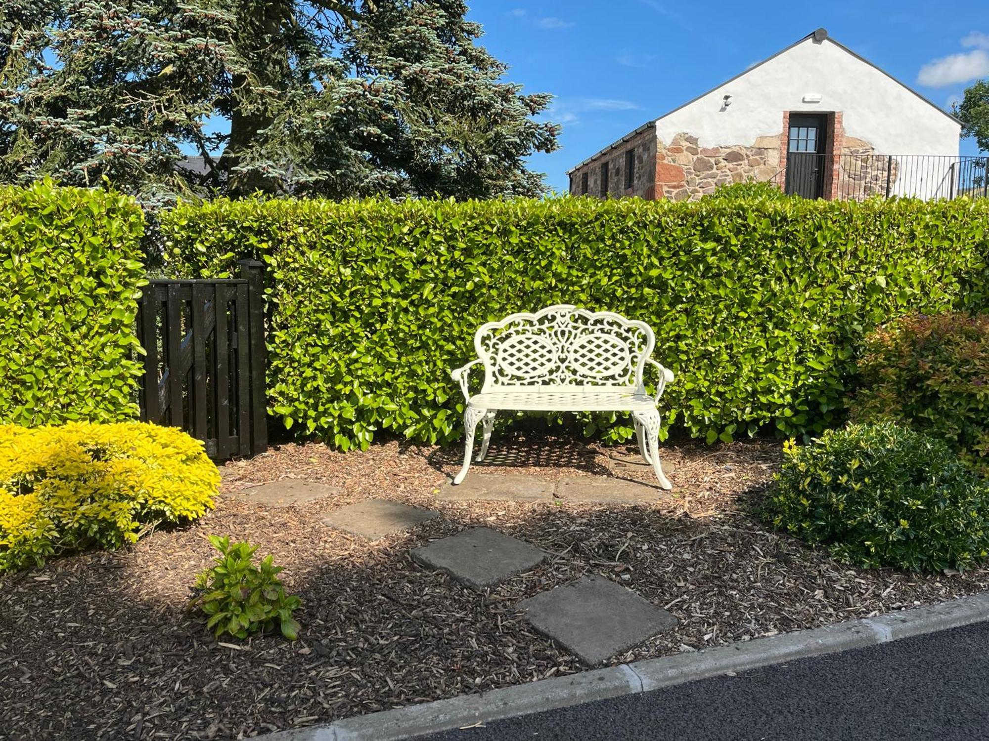 The Cottage At Ashbrook - Charming Country Cottage Near Belfast Exterior photo